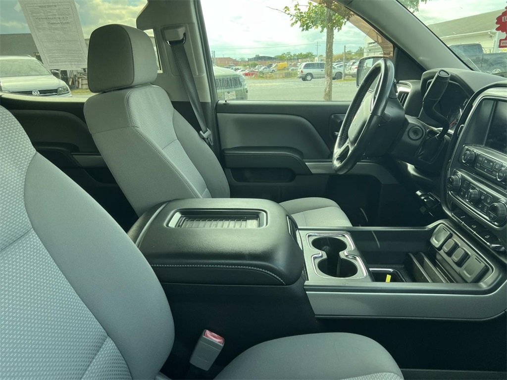 2018 Chevrolet Silverado 1500 LT photo 10