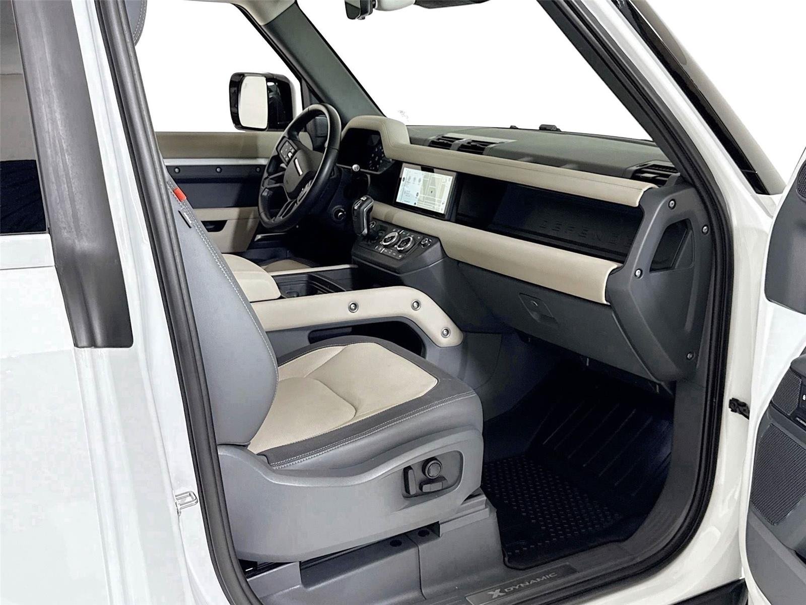 2024 Land Rover Defender X-Dynamic SE photo 19