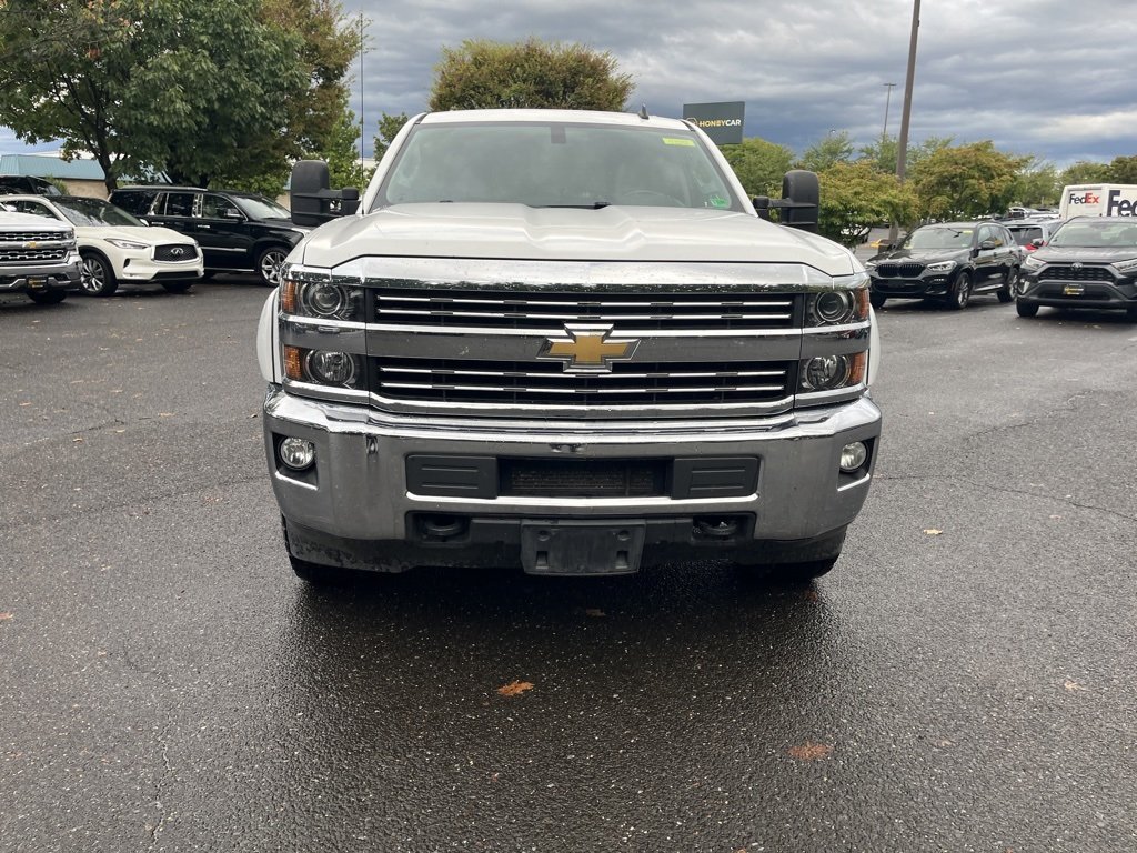 2015 Chevrolet Silverado 2500HD LT photo 2