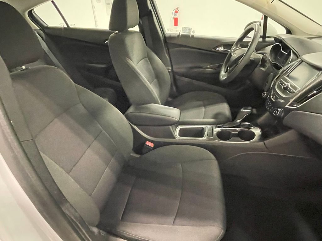 2018 Chevrolet Cruze LT photo 21