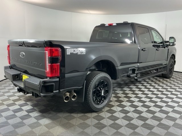 2025 Ford F-350 photo 4