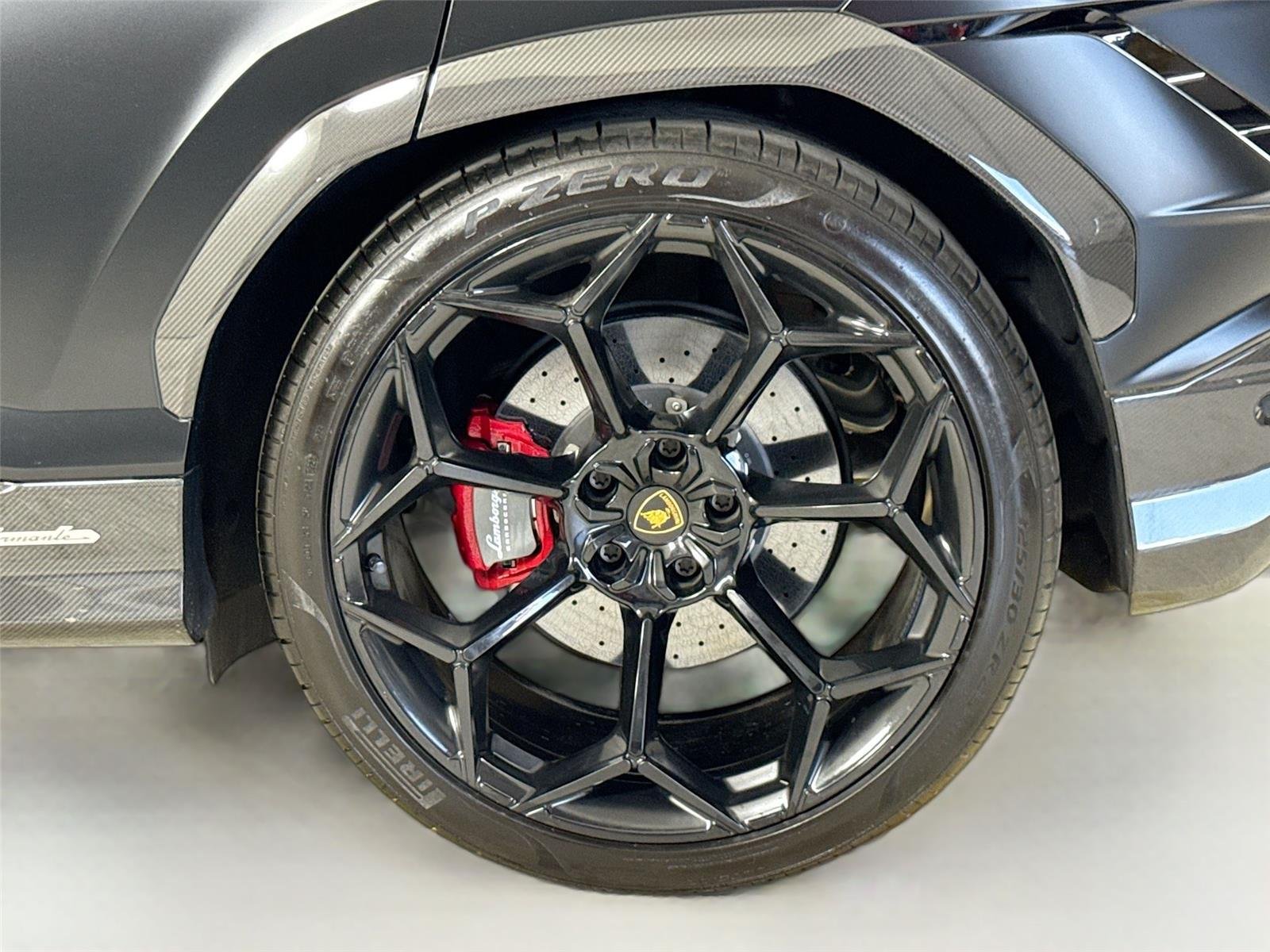 2023 Lamborghini Urus Performante photo 41