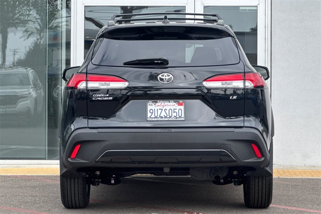 2025 Toyota Corolla Cross LE photo 4