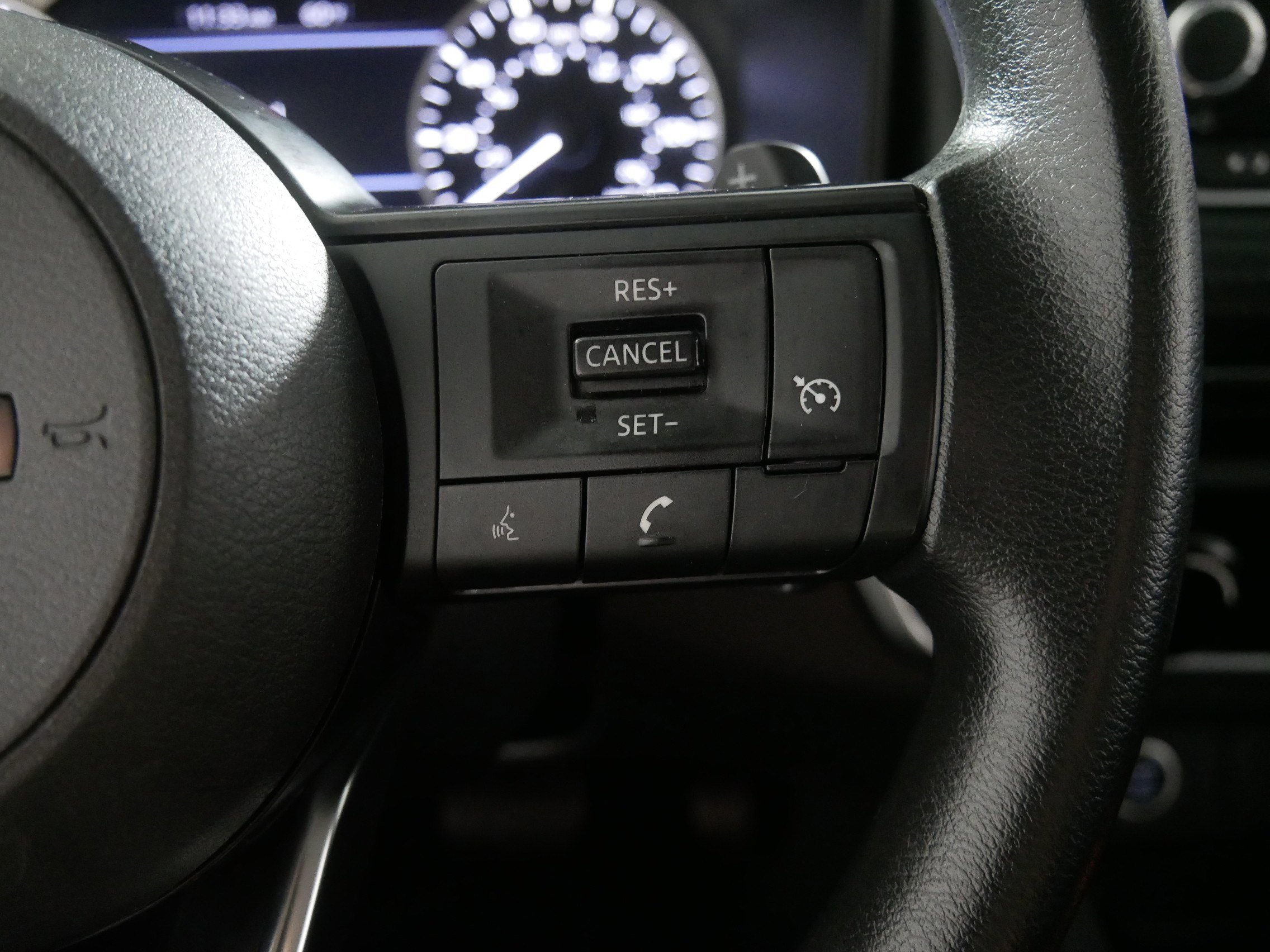 2023 Nissan Rogue S photo 28