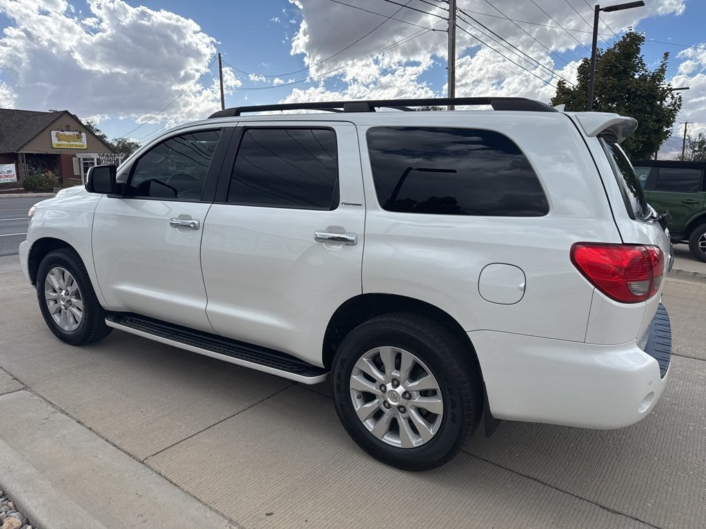2017 Toyota Sequoia Platinum photo 4
