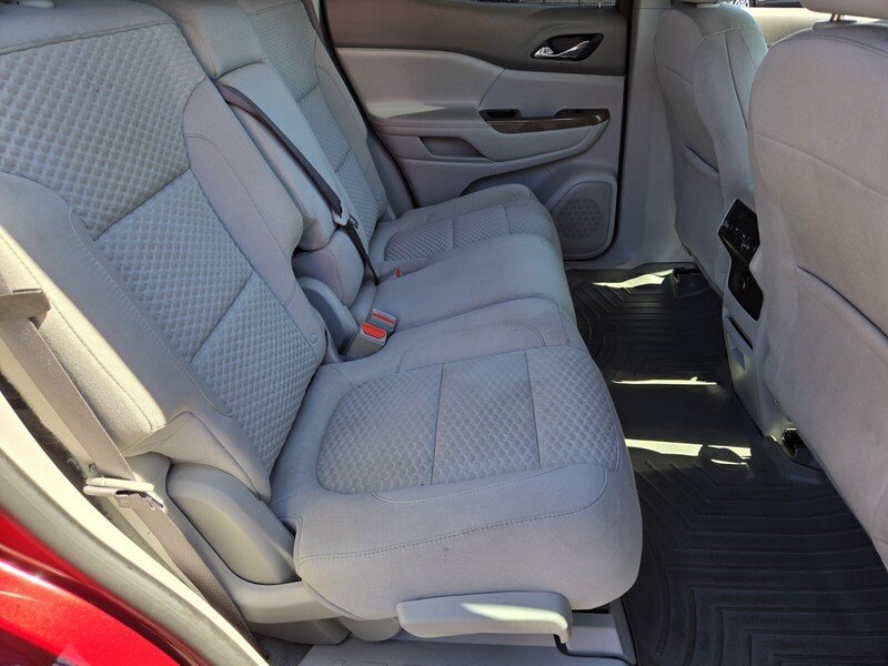 2017 Gmc Acadia SLE photo 12