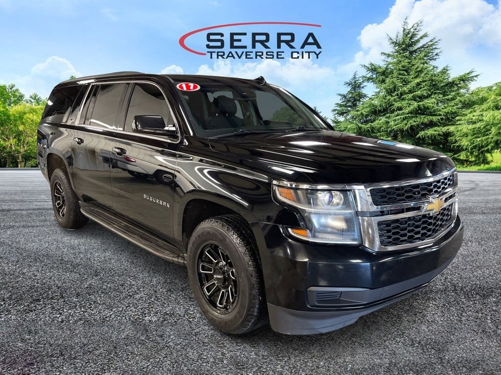 2017 Chevrolet Suburban LT photo 3