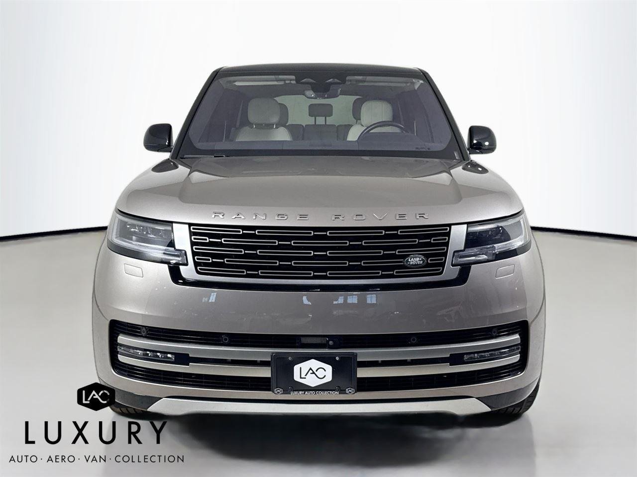 2023 Land Rover Range Rover SE photo 9