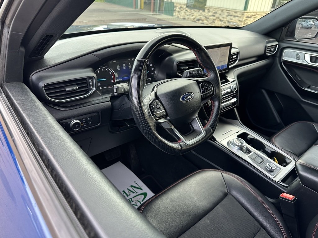 2022 Ford Explorer ST-Line photo 2