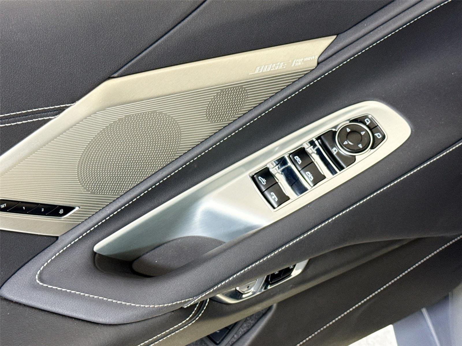 2025 Chevrolet Corvette 2LT photo 12