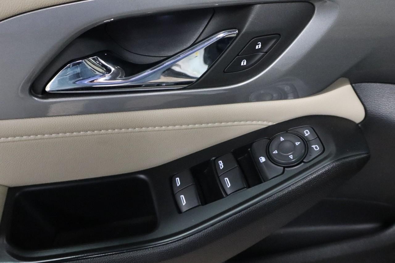 2023 Chevrolet Traverse Leather photo 10