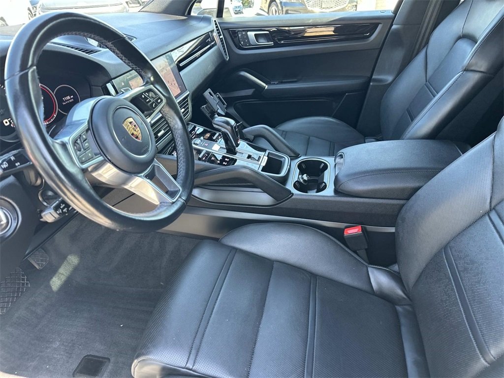 2022 Porsche Cayenne Base photo 12