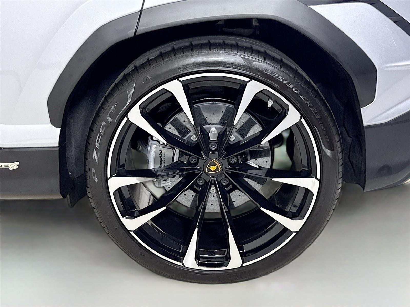 2024 Lamborghini Urus S photo 33