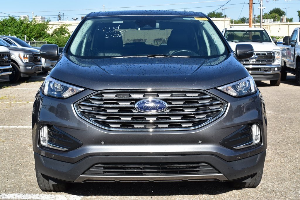 2024 Ford Edge Titanium photo 2