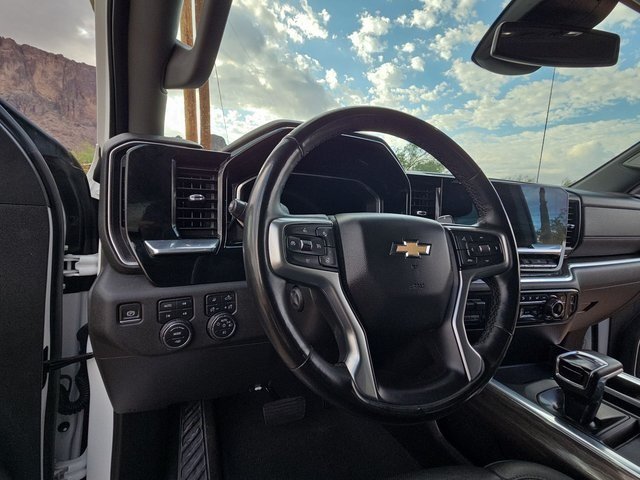 2023 Chevrolet Silverado 1500 LTZ photo 9