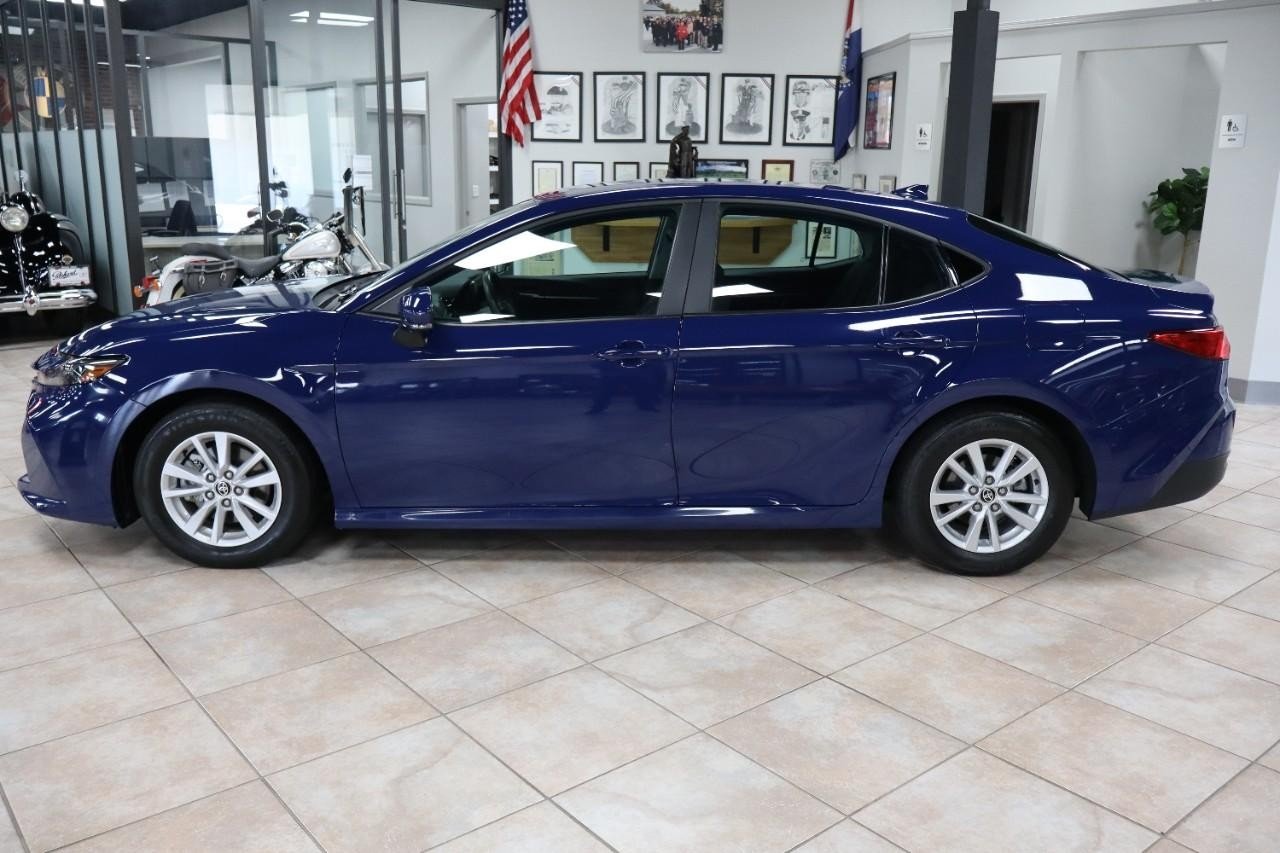 2025 Toyota Camry LE photo 2