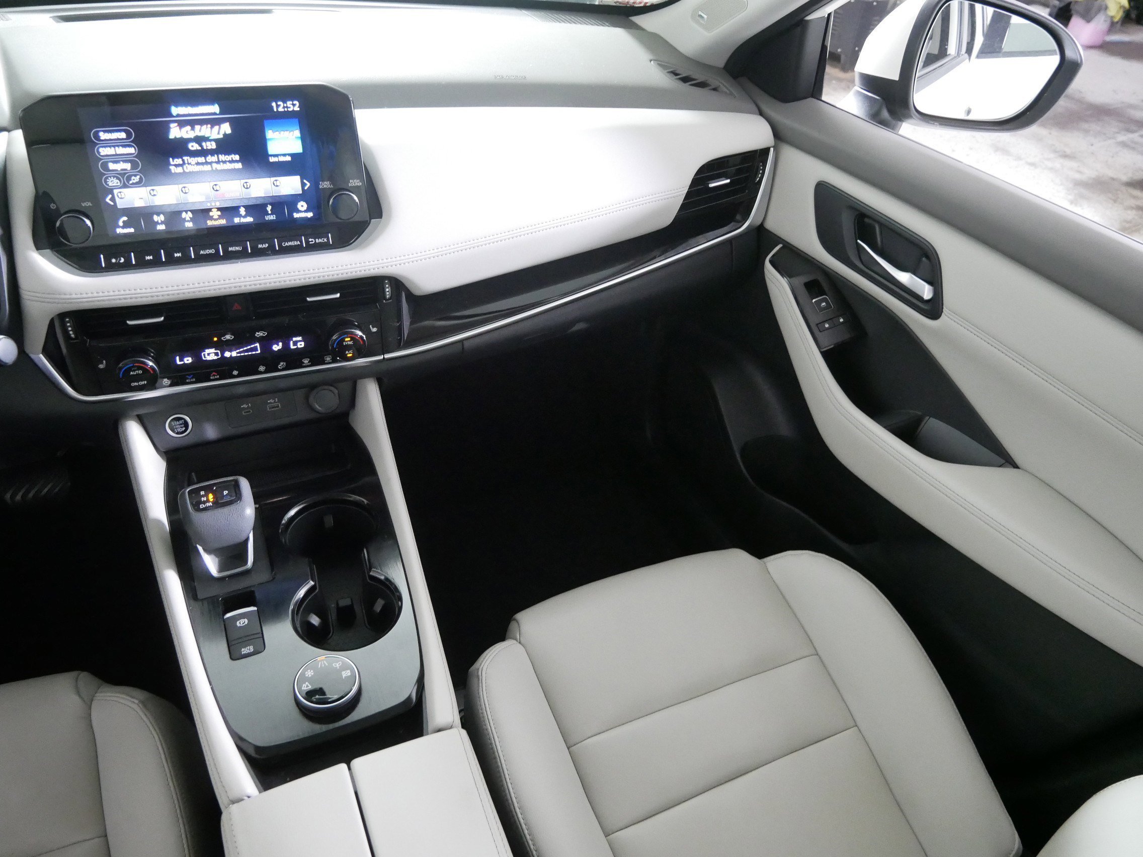 2022 Nissan Rogue SL photo 9