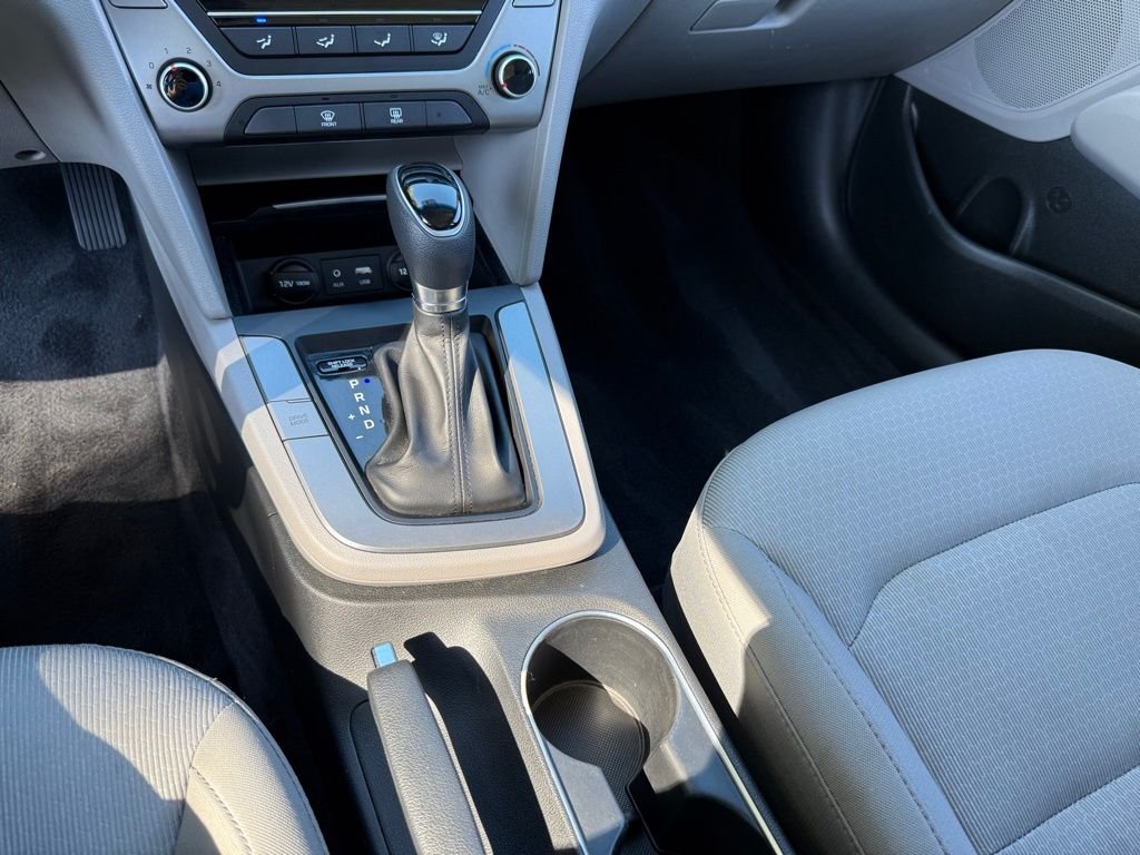 2017 Hyundai Elantra SE photo 24