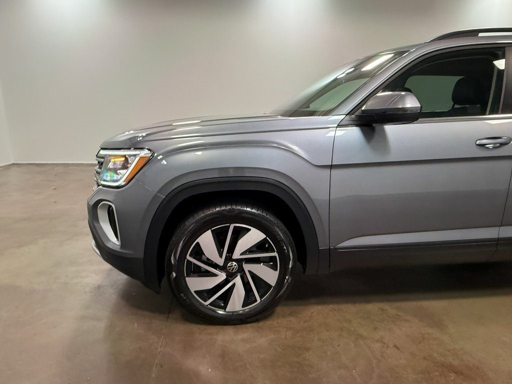 2025 Volkswagen Atlas SE Technology photo 32
