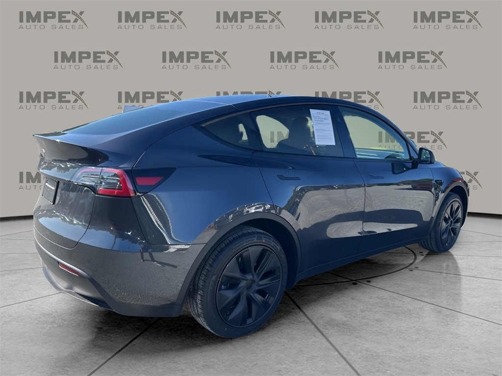 2024 Tesla Model Y Long Range photo 5