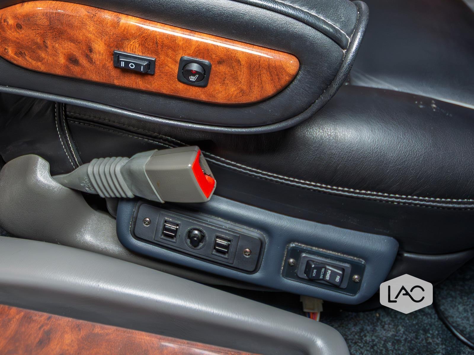 2019 Chevrolet Express photo 27