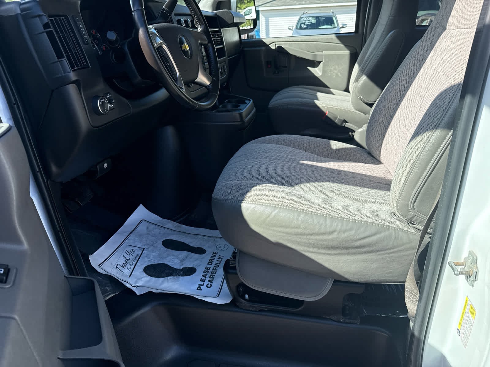 2016 Chevrolet Express LS photo 11