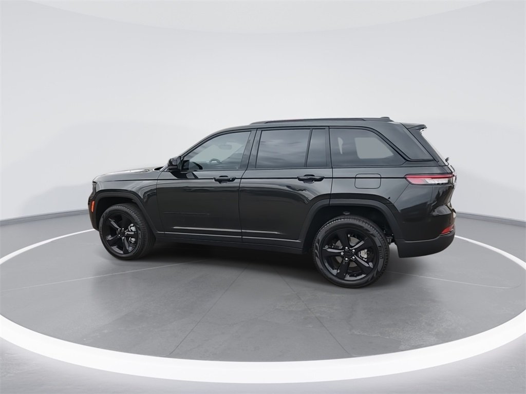 2024 Jeep Grand Cherokee Limited photo 4
