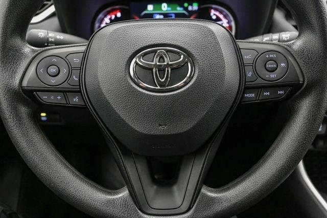 2025 Toyota RAV4 XLE photo 27