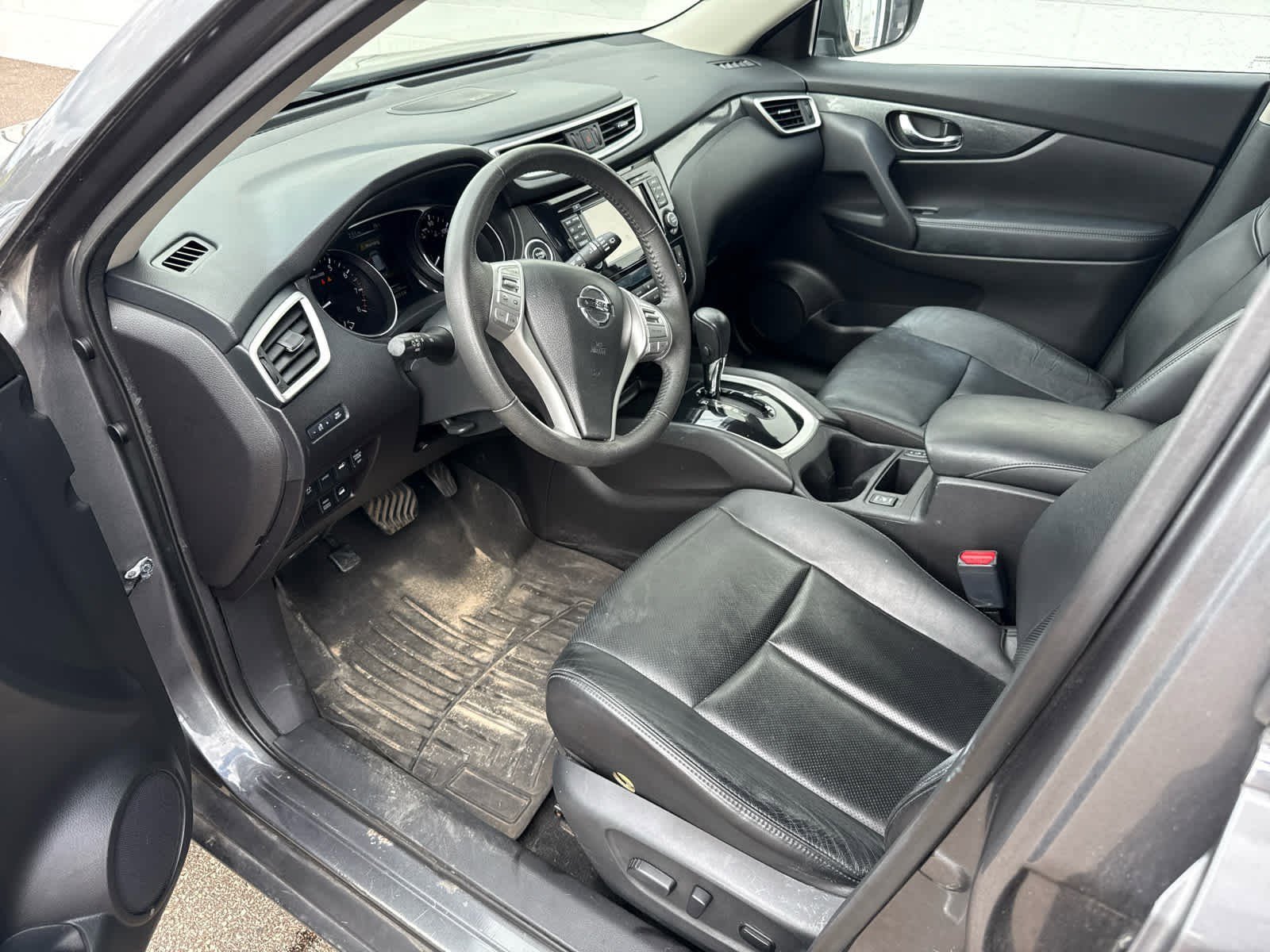 2015 Nissan Rogue SL photo 5