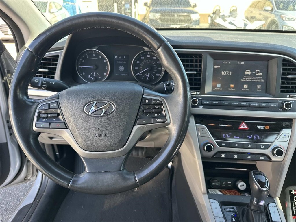 2017 Hyundai Elantra SE photo 3