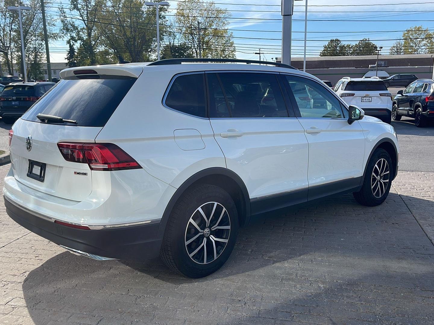 2021 Volkswagen Tiguan SE photo 3