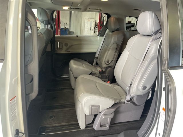2021 Toyota Sienna Limited photo 23