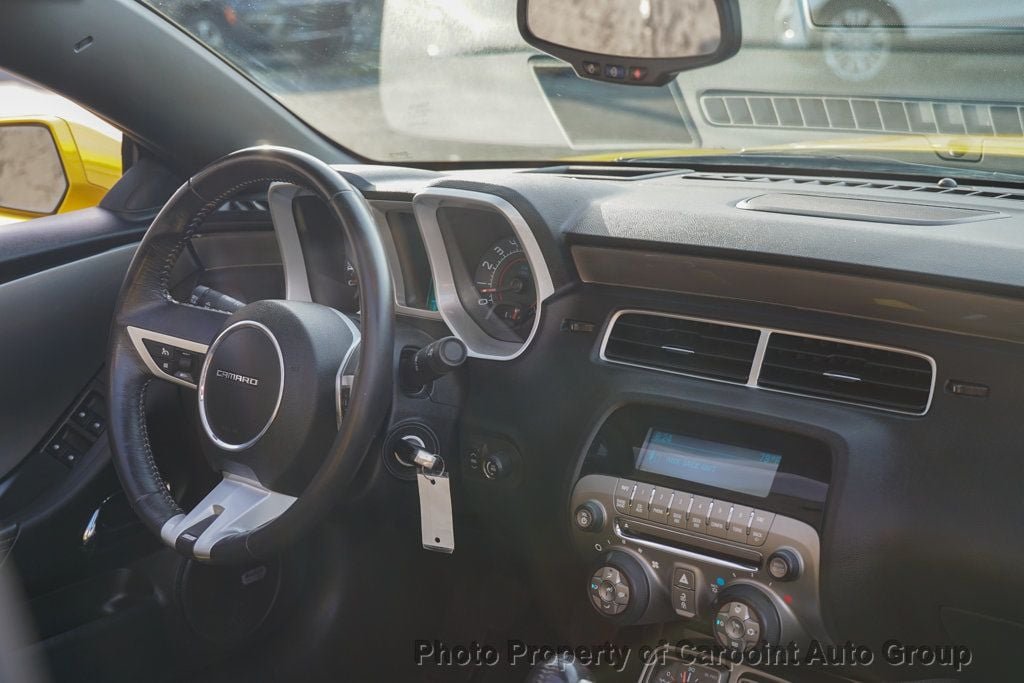 2011 Chevrolet Camaro 2SS photo 19