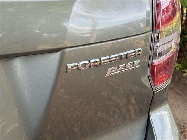 2016 Subaru Forester 2.5i Premium photo 11