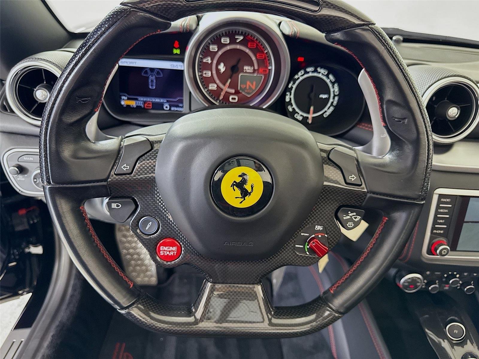 2018 Ferrari California T photo 22
