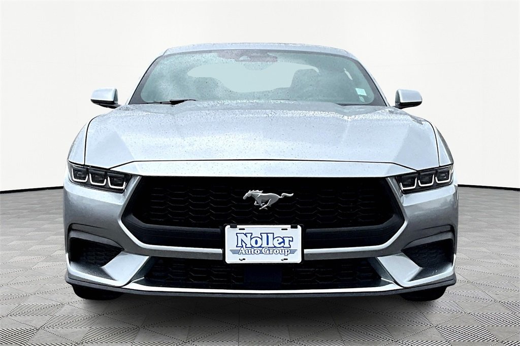 2024 Ford Mustang EcoBoost photo 3