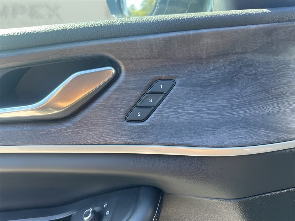 2024 Jeep Cherokee Limited 4xe photo 9
