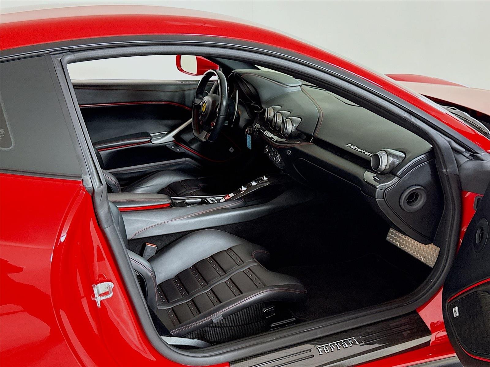 2014 Ferrari F12 Berlinetta Berlinetta photo 23