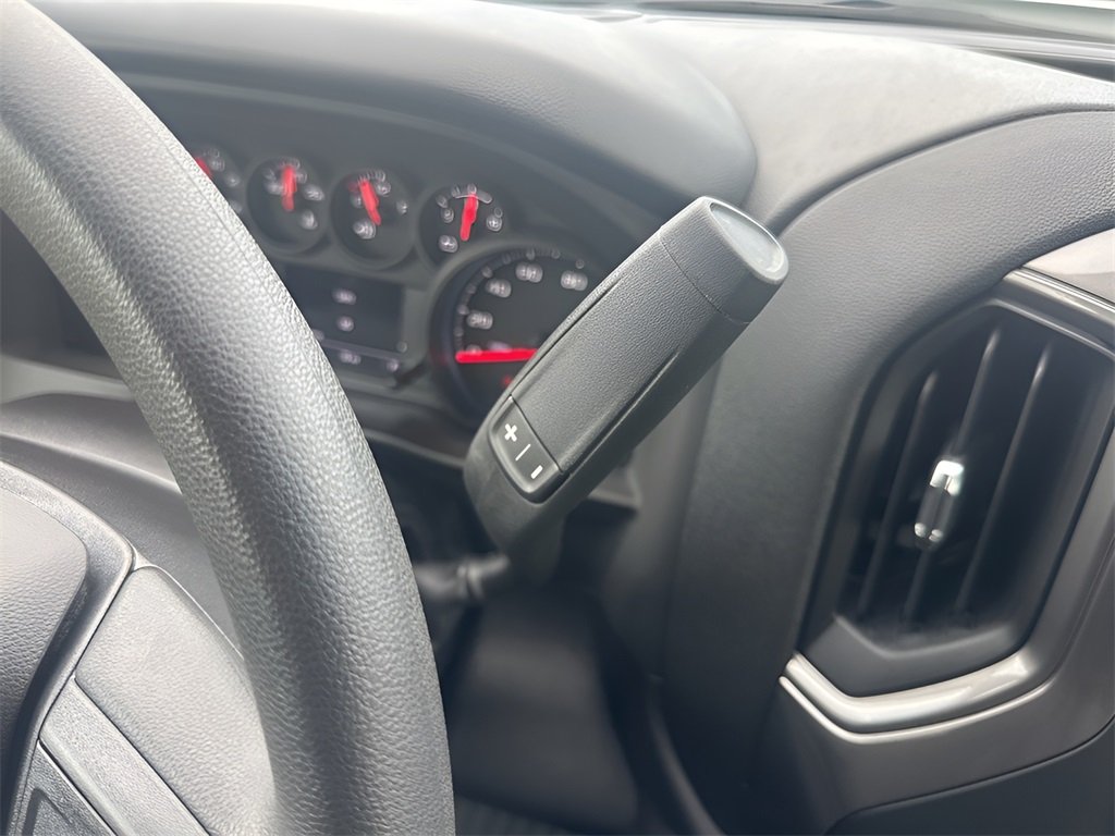 2025 Chevrolet Silverado 1500 Custom photo 13