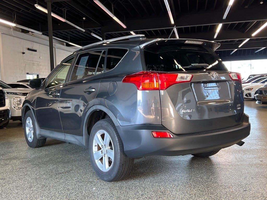 2013 Toyota RAV4 XLE photo 4