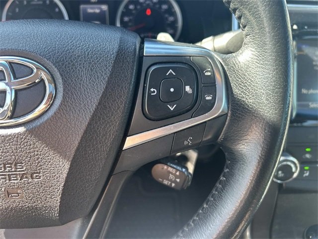 2015 Toyota Camry LE photo 13
