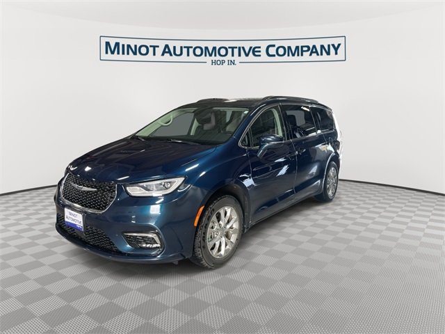 2022 Chrysler Pacifica Touring L photo 4