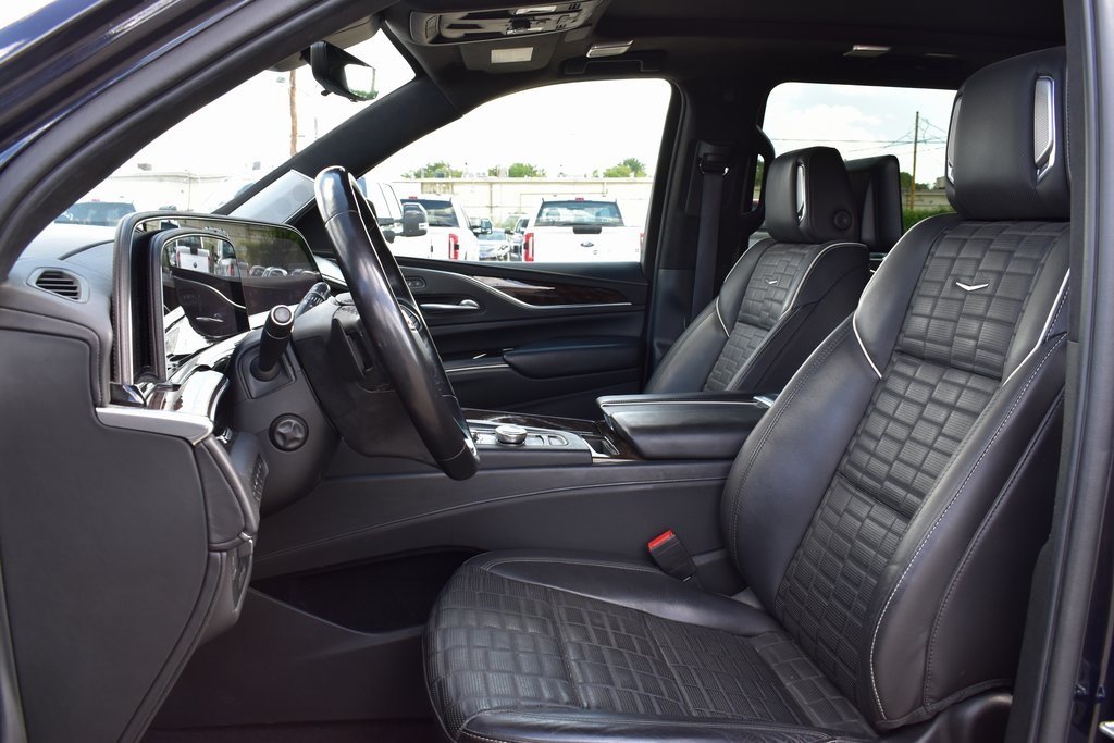2022 Cadillac Escalade ESV Sport Platinum photo 4