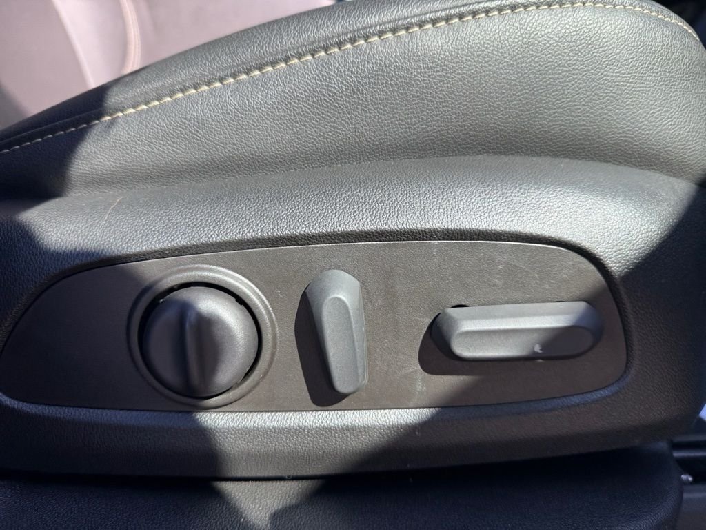 2023 Chevrolet Traverse Leather photo 18