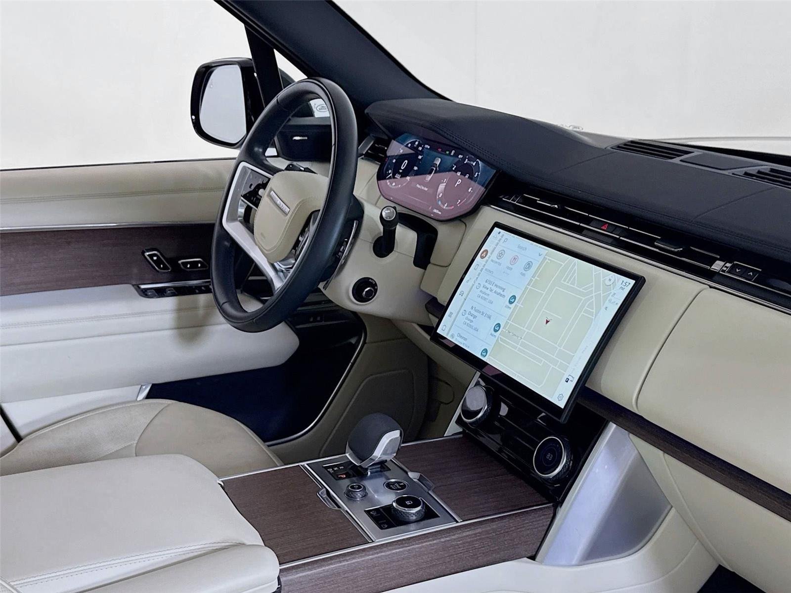 2023 Land Rover Range Rover SE photo 31