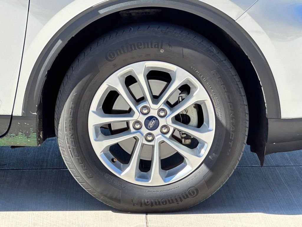 2022 Ford Escape SE photo 3