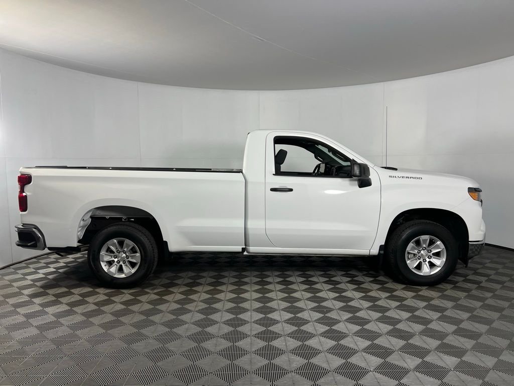 2024 Chevrolet Silverado 1500 photo 2
