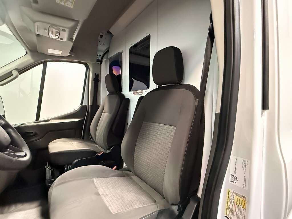 2020 Ford Transit photo 43