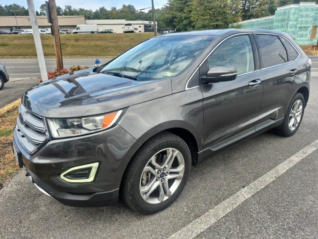 2016 Ford Edge Titanium photo 2