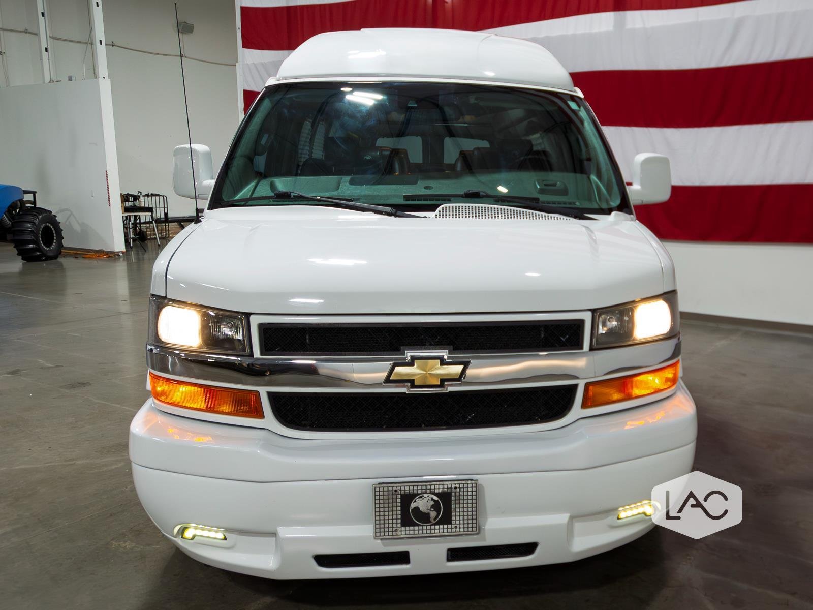 2019 Chevrolet Express photo 6